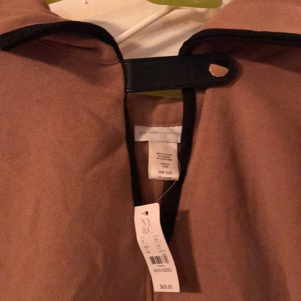 Poncho - Picture 2 of 4